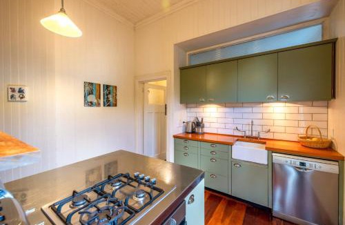 Ostend House | Crescent Villa - Stay Waiheke