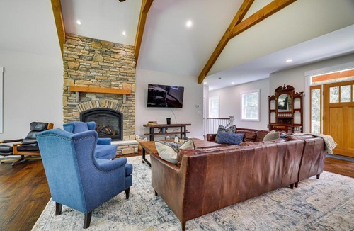 Cresco House | Cresco Countryside Oasis Surrounded by Nature!