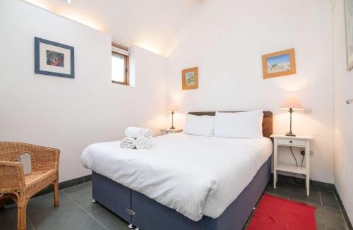 Uckington House | Cressida Barn