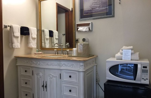 Williamsburg Hotel | Crest Country Inn
