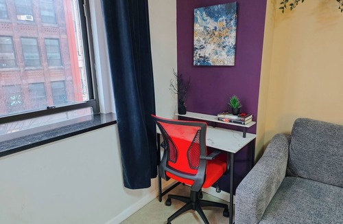 Center City Apartment | Crest/King Bed/Elevator/65"TV/Ensuite Bath