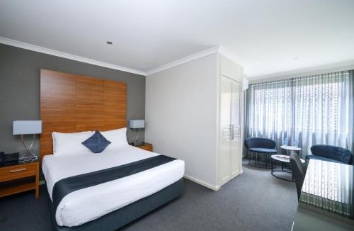 St Kilda Hotel | Crest on Barkly Hotel