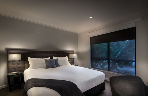 St Kilda West Apartment | Crest on Park