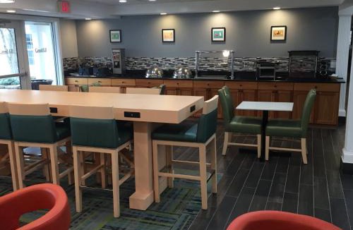 East Syracuse Hotel | Cresthill Suites Syracuse