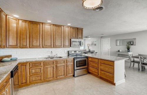 Ocean Crest House | Cresting Wave Cottage by the Sea