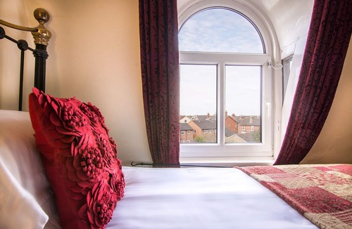 Lincoln House | Creston Villa Guest House