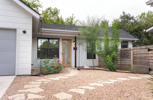 Crestview House | Crestview Casita: Relaxing base near city hotspots