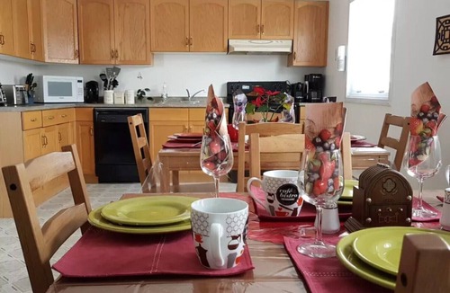 Chapleau House | Crestview Guest House - Crestview House - Deluxe Room B14