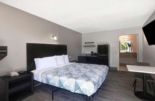 Branson West Hotel | Crestview Inn