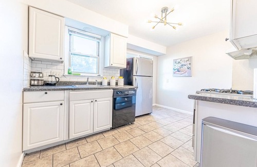 Lincoln Park House | Crew and Family Oasis