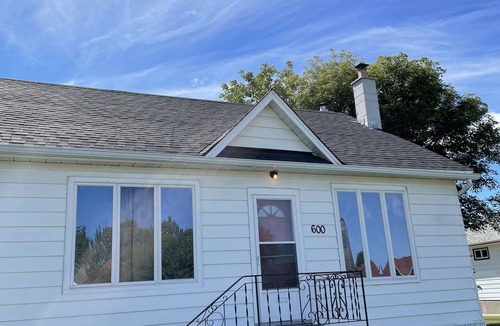 Thunder Bay House | Crew House Sleeps 8 With On Site Parking