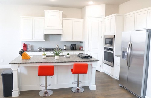 Rockwall House | Crew Housing | Long Stay | Games & Putting Green