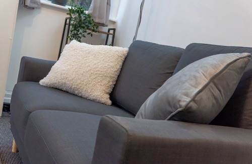 Bury House | Crew Quarters Inn - Perfect for Long Stays