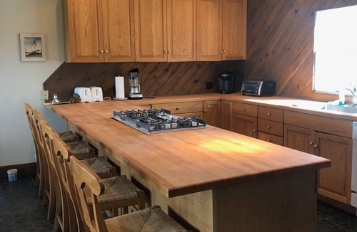 New Shoreham House | Crew's Hideout- Overlooking the Rhode Island Coastline