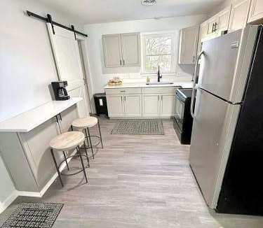 Crewe Apartment | Crewe Corner Apartment C