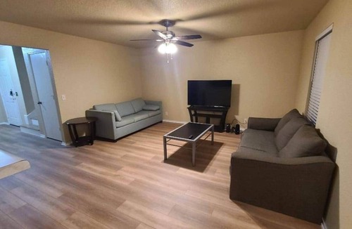 Austin House | Crews OK Tesla Adjacent 6 Beds & Sleeper