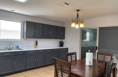 Berdoll Farms House | Crews OK Tesla Adjacent 7 Beds 4 BR 2.5 Bath