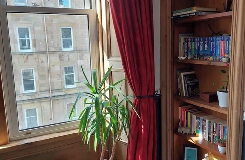 Leith Apartment | Crighton Pl Coorie, Crighton Place Coorie