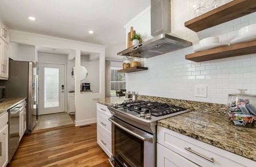 Northport House | Crimson Cottage Northport