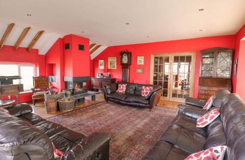 Oakford House | Cringoed House