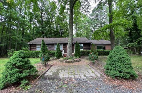 Marion Station House | Crisfield Cabin by Homelystay