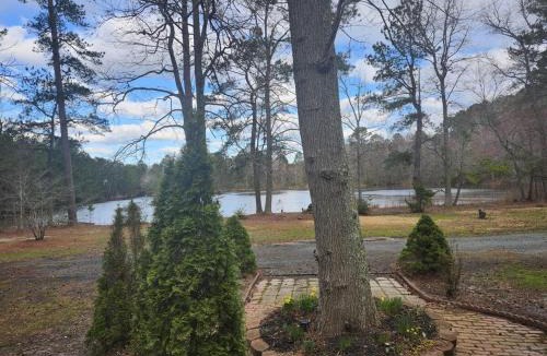 Marion Station House | Crisfield Cabin by Homelystay