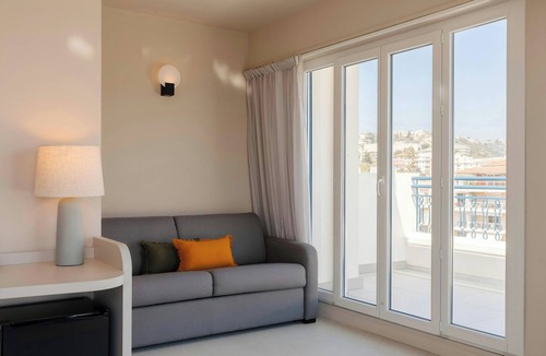 Les Baumettes Hotel | Crisol Promenade