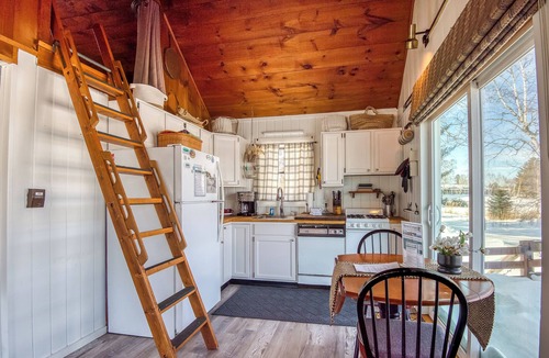 Rangeley Cottage | Crisp Cabin @ Haley Pond - downtown Rangeley