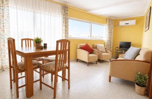 La Pineda Apartment | Cristobal Planet Apartment
