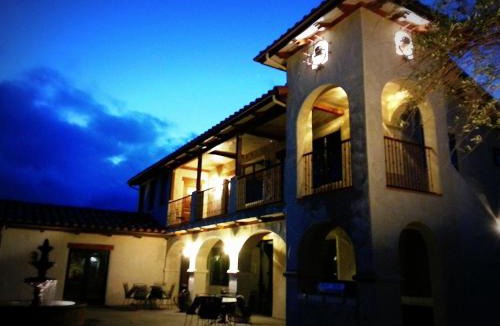 Paso Robles Hotel | Croad Vineyards - The Inn