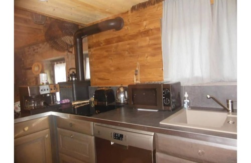 Uzemain Cottage | Croc Noisettes, 60 m2 duplex overlooking a pond