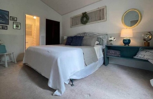 Elk Park Cabin | Crockett Beech House/Pet Friendly