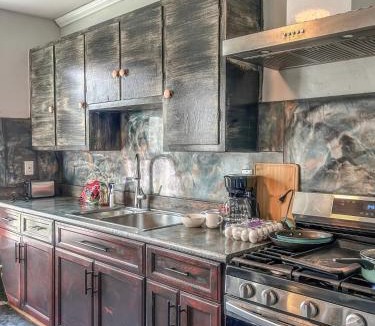 Crockett Apartment | Crockett House
