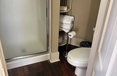 Nacogdoches Bed & Breakfast | Crockett Room - Hardeman House Bed & Breakfast