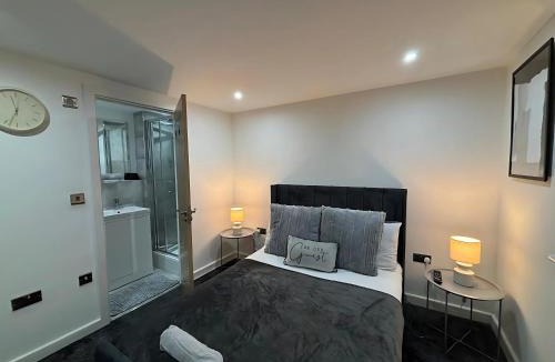 Wolverhampton Apartment | CroftCabin