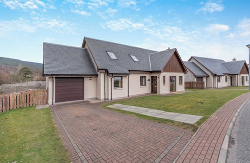 Coylumbridge Cottage | Croftside House - S4401