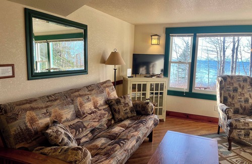 Croftville Resort | Croftville Road Cottages #2. On the Shore of Lake Superior. Cozy and Romantic.