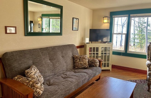 Croftville Resort | Croftville Road Cottages #3. On the Shore of Lake Superior. Cozy and Romantic.