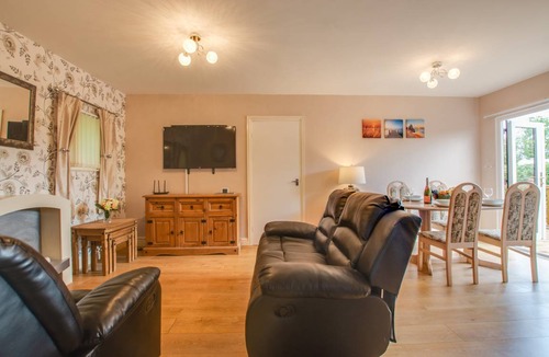 Llanteg Cottage | Crofty Retreat