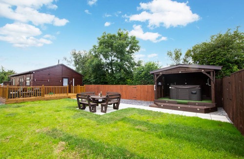 Llanteg Cottage | Crofty Retreat