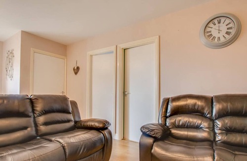 Llanteg Ski Chalet | Crofty Retreat in the beautiful Llanteg