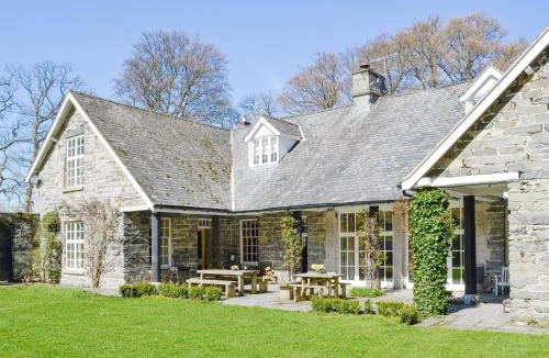 Llandrillo House | Crogen Coach House - Oqr