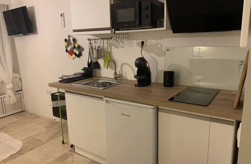 Bagard House | Croissant de Lune