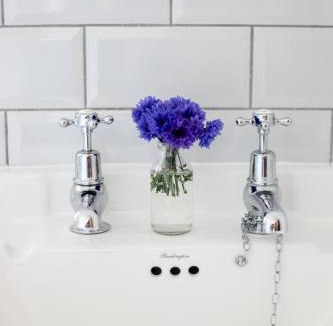 Giddeahall House | Cromhall Farm