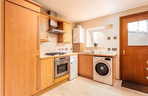 Ayr Villa | Cromwell Corner - Donnini Apartments