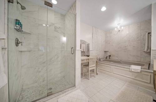 Cornwall Bed & Breakfast | Cromwell Manor Inn