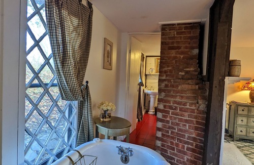 Cornwall Bed & Breakfast | Cromwell Manor Inn