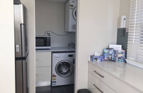 Cronulla Apartment | CRONULLA BEACH BREAK