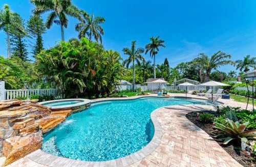 Cortez House | Crooked Coconut: Resort Pool & Spa, Dock