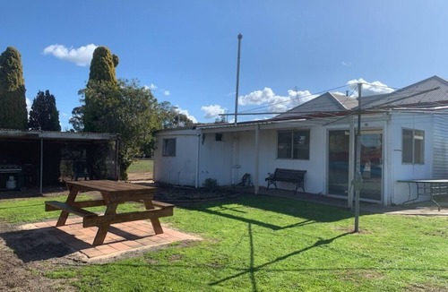 Murtoa Cottage | Crooked Cottage